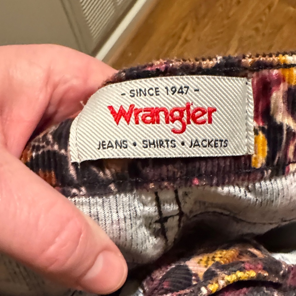 Wrangler High Rise Fierce Flare Corduroy jeans size 18x30 - Picture 3 of 6
